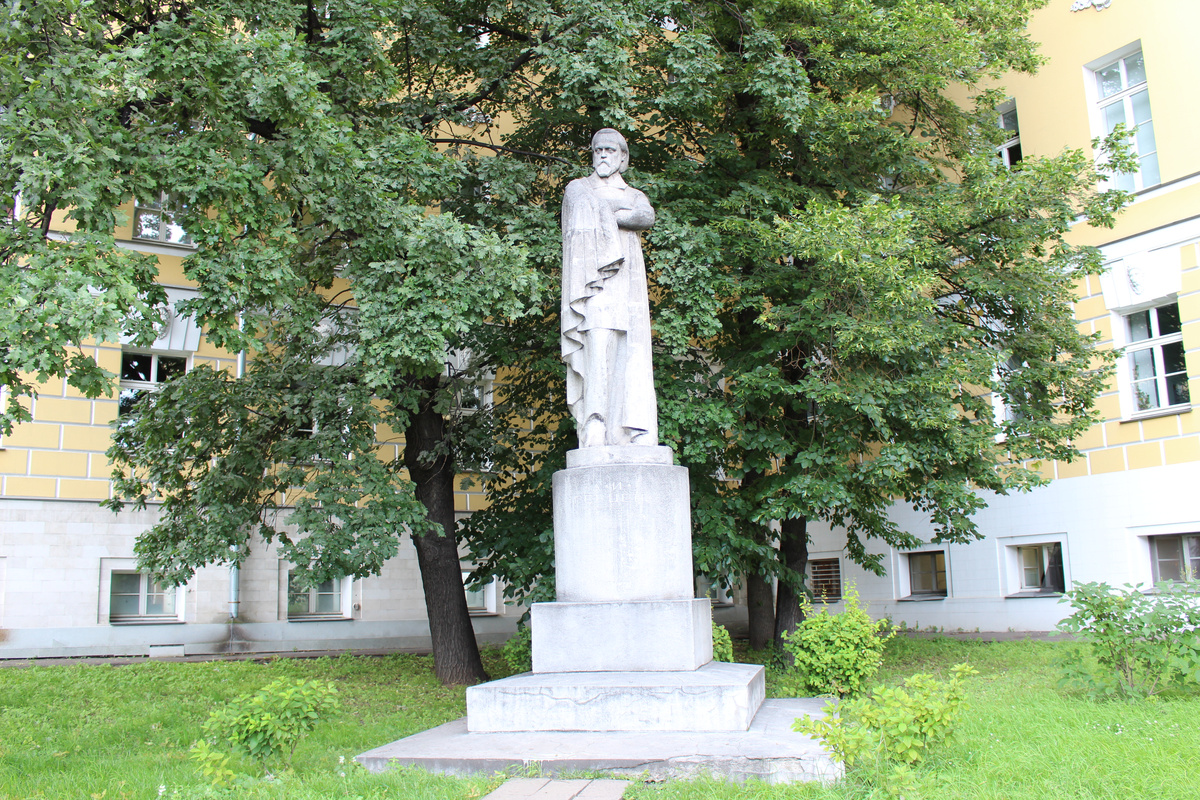 А вот почему именно нос и почему Герцену — история умалчивает. Фото: Feud50 с сайта commons.wikimedia.org