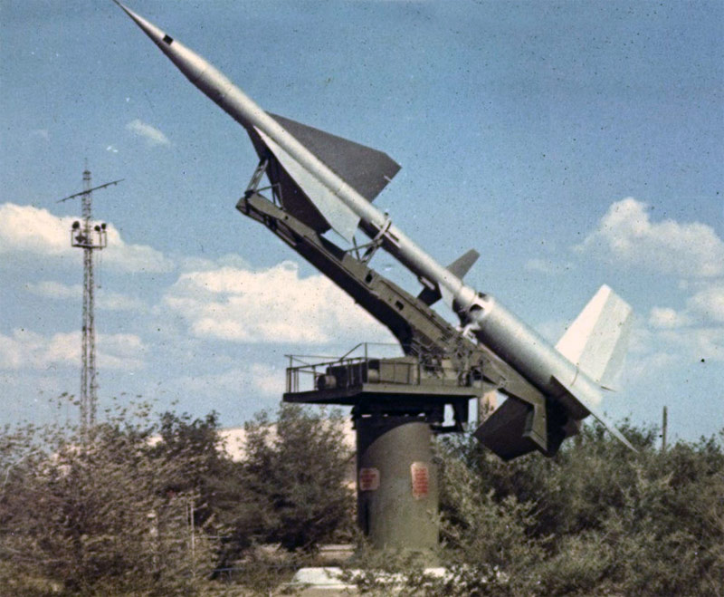 Памятник ракете В-1000 в Приозерске, полигон Сары-Шаган. Источник: http://militaryrussia.ru/forum