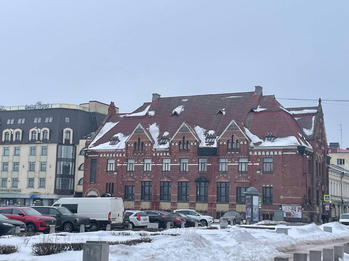 Здание Банка Финляндии со стороны Рыночной площади