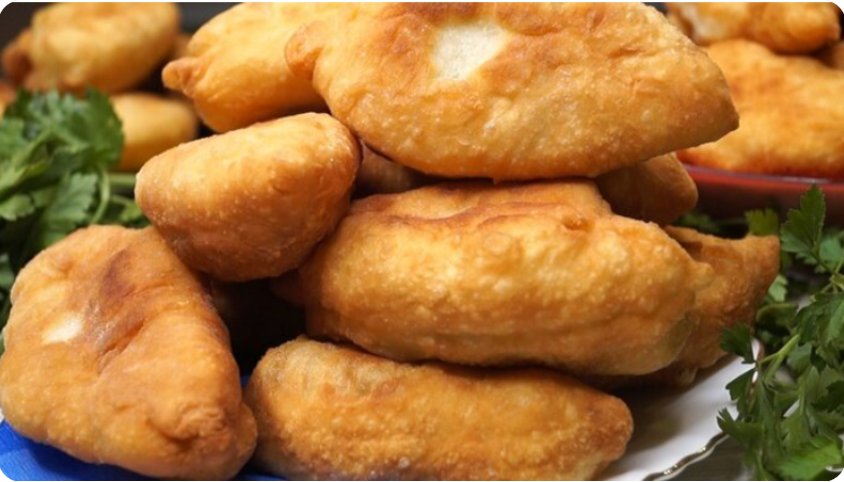 Пирожки "Удачные". Тесто получается нежное, воздушное, а пирожки мягкие, ароматные с золотистой аппетитной корочкой, тают во рту...