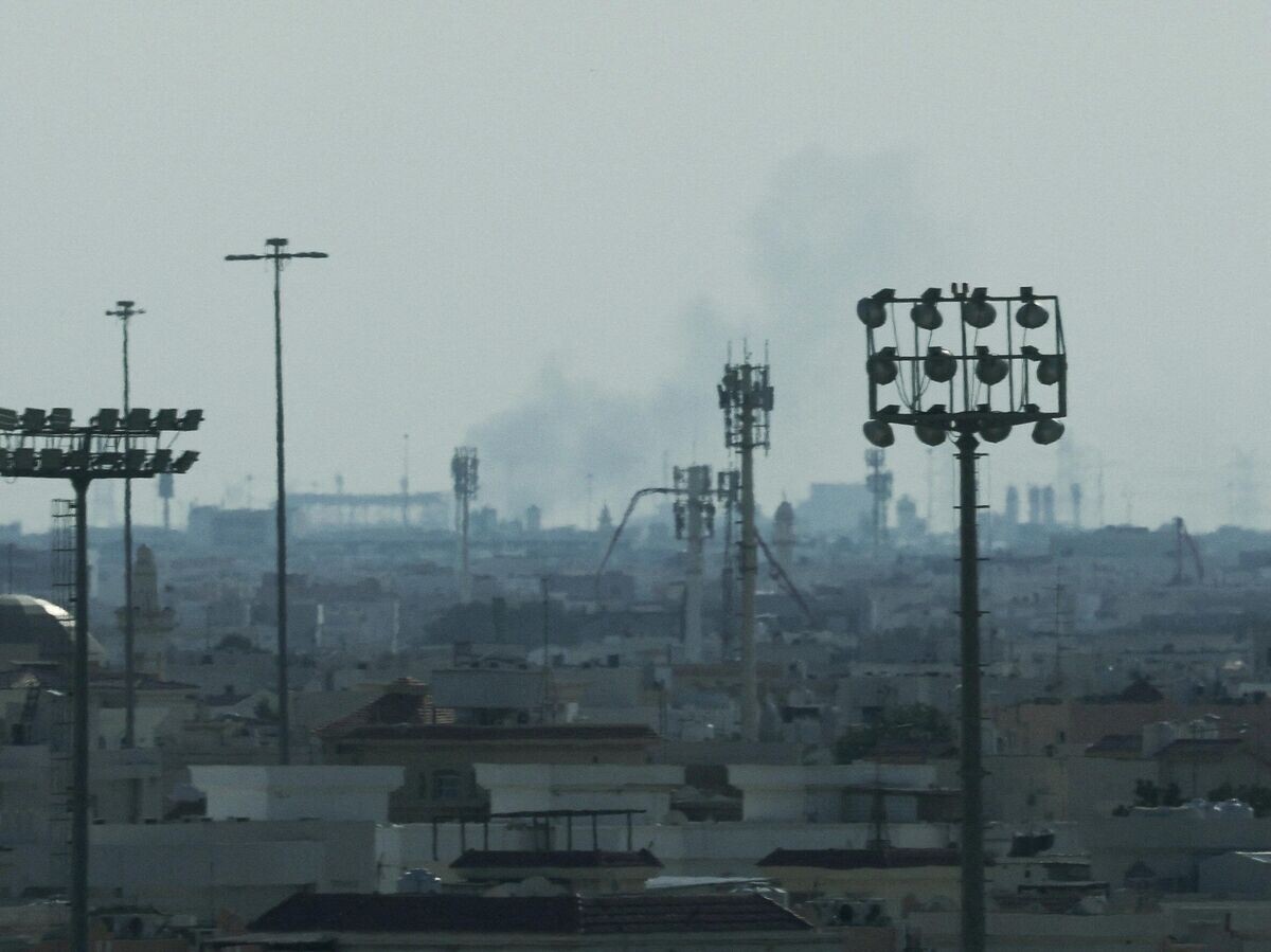    Дым на месте взрыва в Дохе | © REUTERS / Mohammed Salem