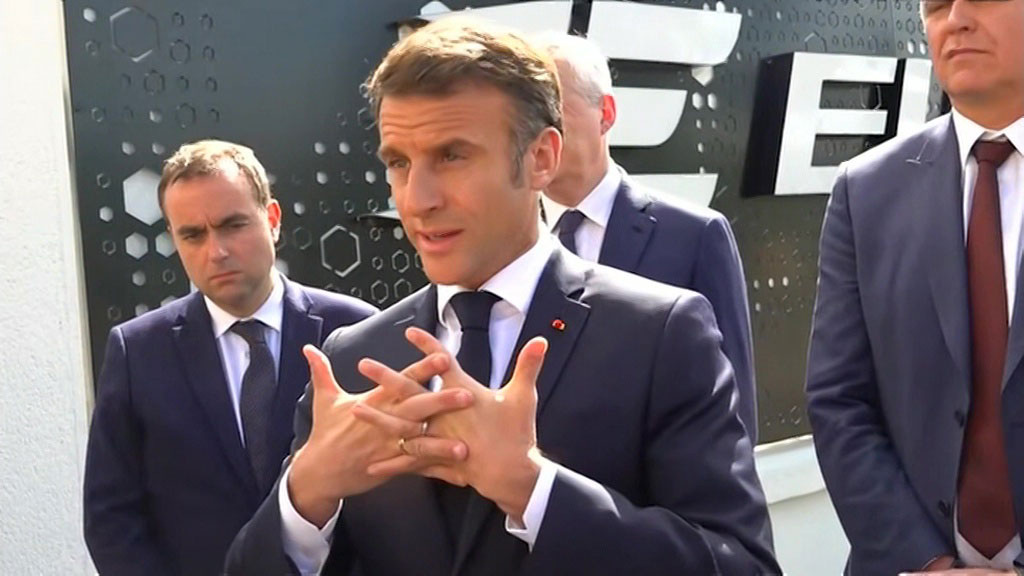    Новости. Макрон