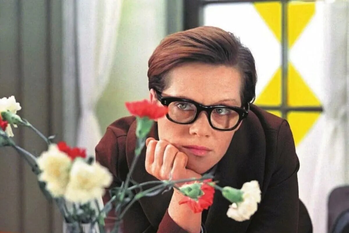 Источник: https://www.kinoafisha.info/articles/luchshiy-russkiy-film-vseh-vremen-vot-pochemu-amerikancy-v-vostorge-ot-sluzhebnogo-romana/