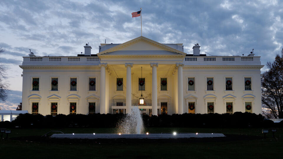     WP: Белый дом продолжает менять обоснование войны с Ираном WILL OLIVER /EPA/TASS