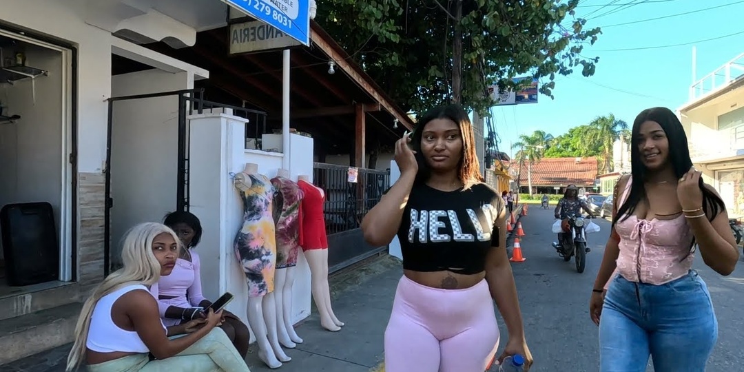 Американка Сара в Гомеле: Город контрастов, где пляж закрыт, а в парке стоит маяк