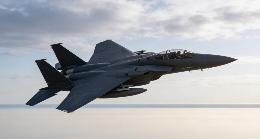    В воздушном пространстве Кувейта были сбиты три американских истребителя F-15.