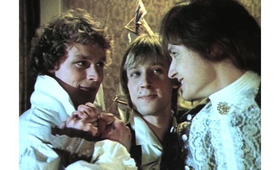 После выхода на экраны киноленты "Гардемарины, вперёд!" эти актёры стали всенародными любимцами