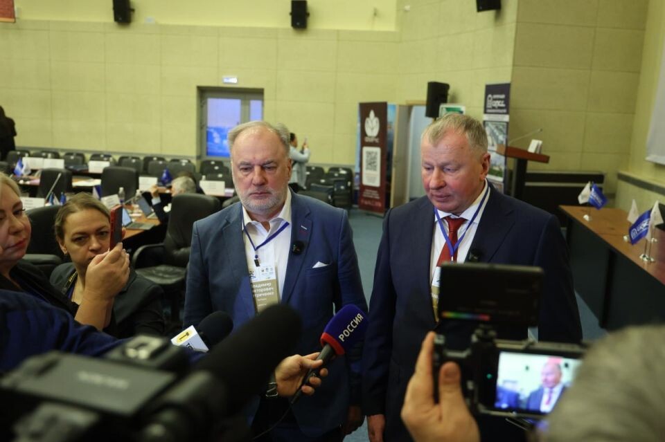    Владимир Петриченко и Валерий Гачман. Источник: Андрей Каспришин