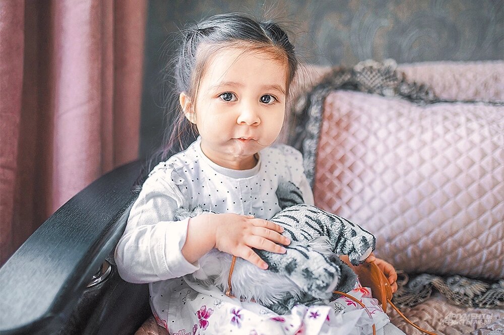    Хадиджа Туракулова до операции: подбородка нет, дёсен, а значит и зубов, тоже. Фото: АиФ/ Дарья Суханова