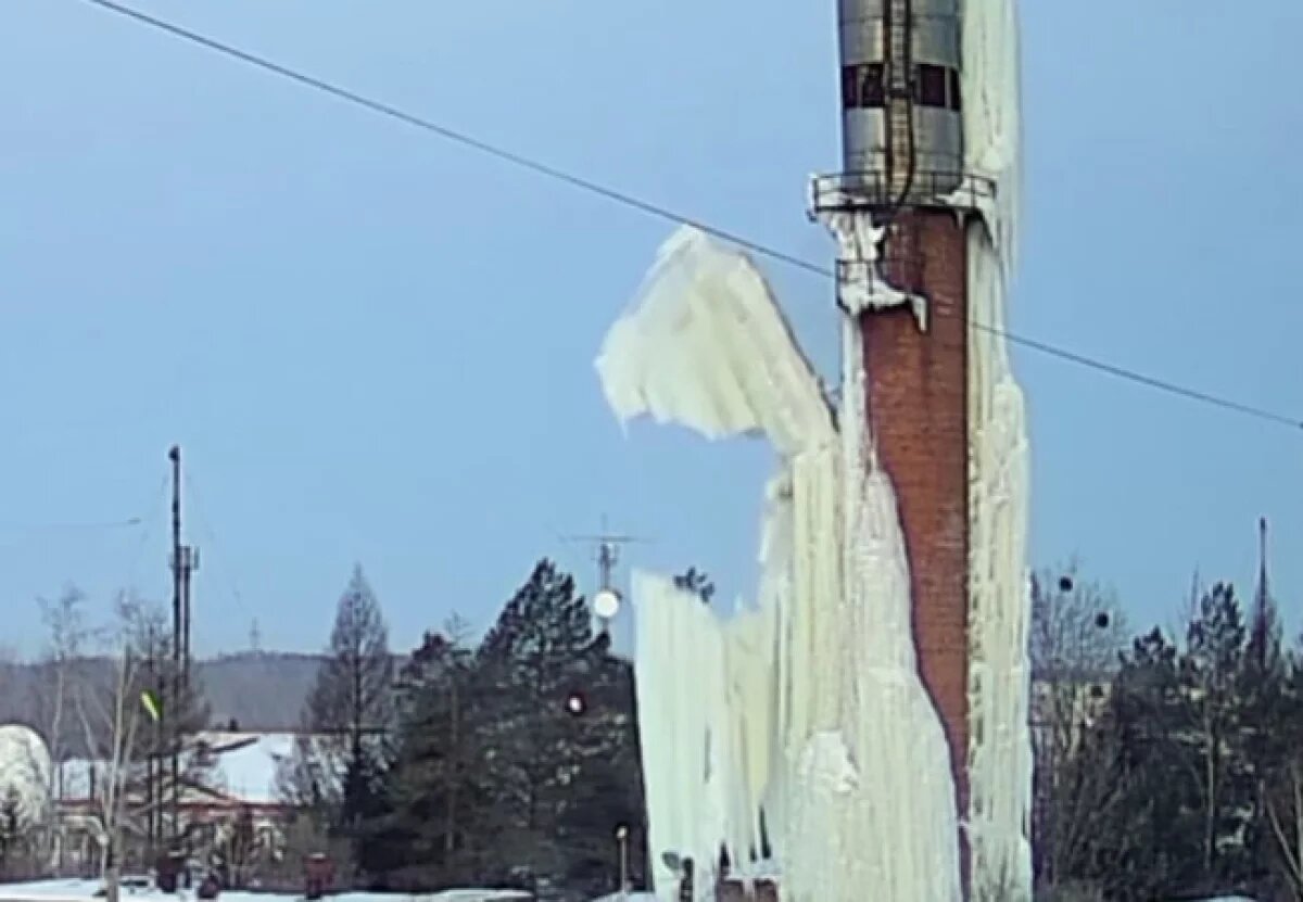    Воду и тепло подают штатно после инцидента с падением льда под Хабаровском