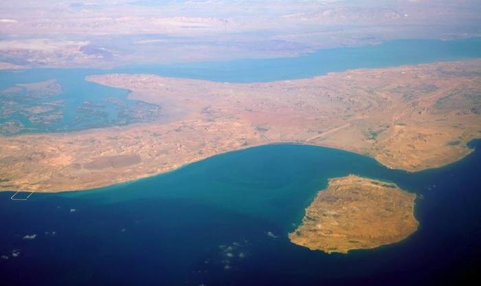 Обложка © Shutterstock / FOTODOM / Olga Maria Toli