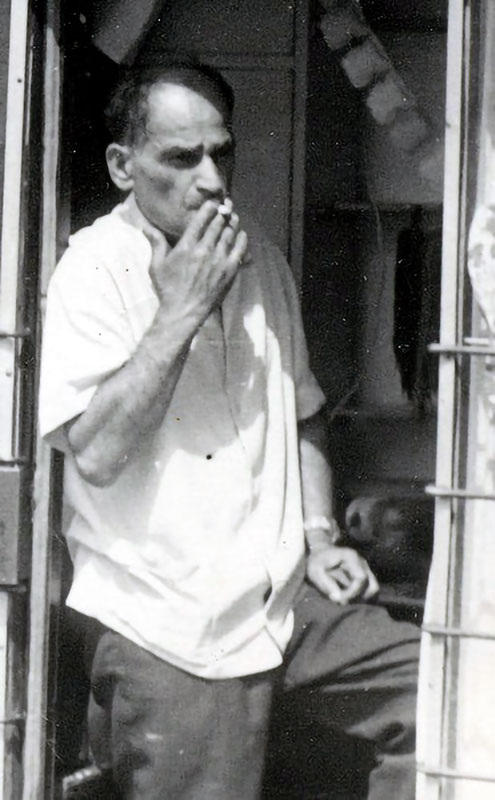 Ладо Давыдов на рабочем месте