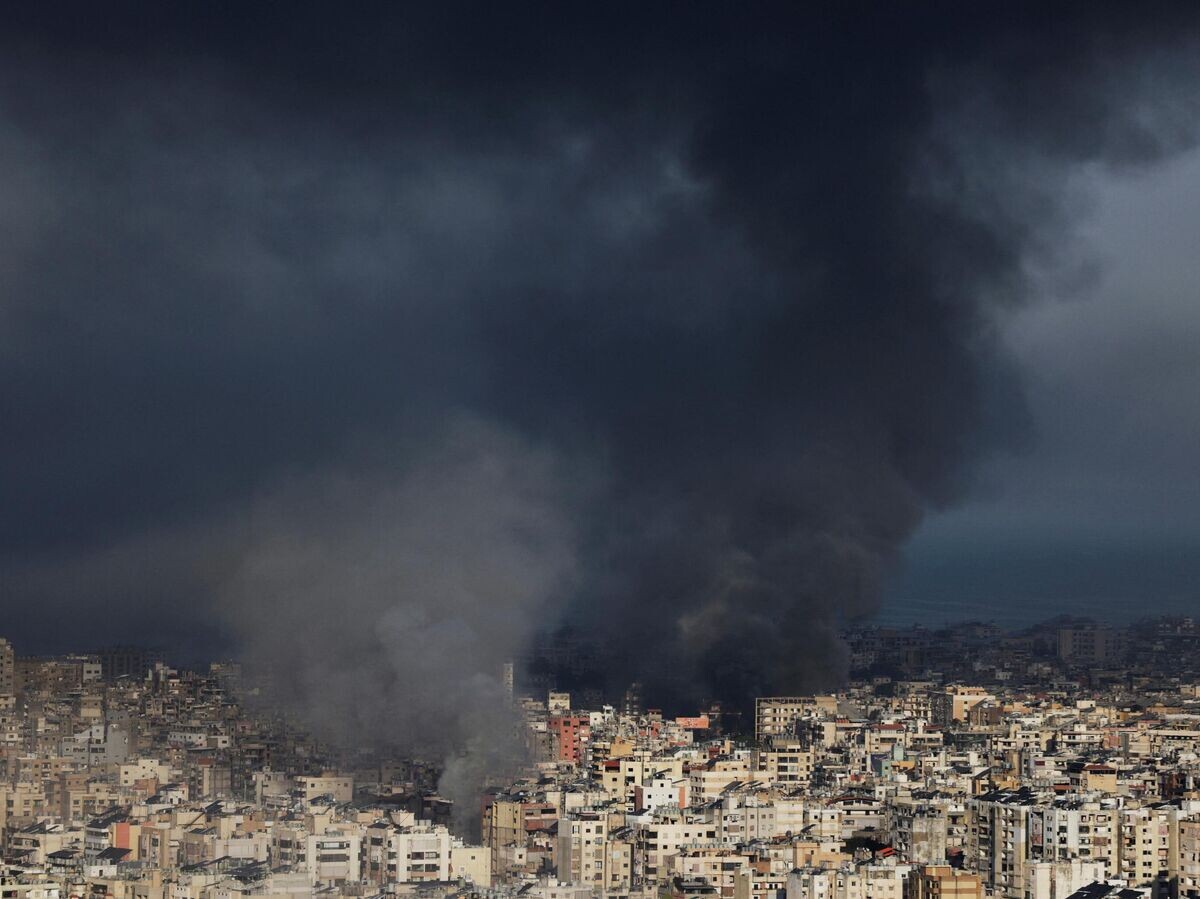    Дым на месте израильского удара в Бейруте, Ливан | © REUTERS / Khalil Ashawi