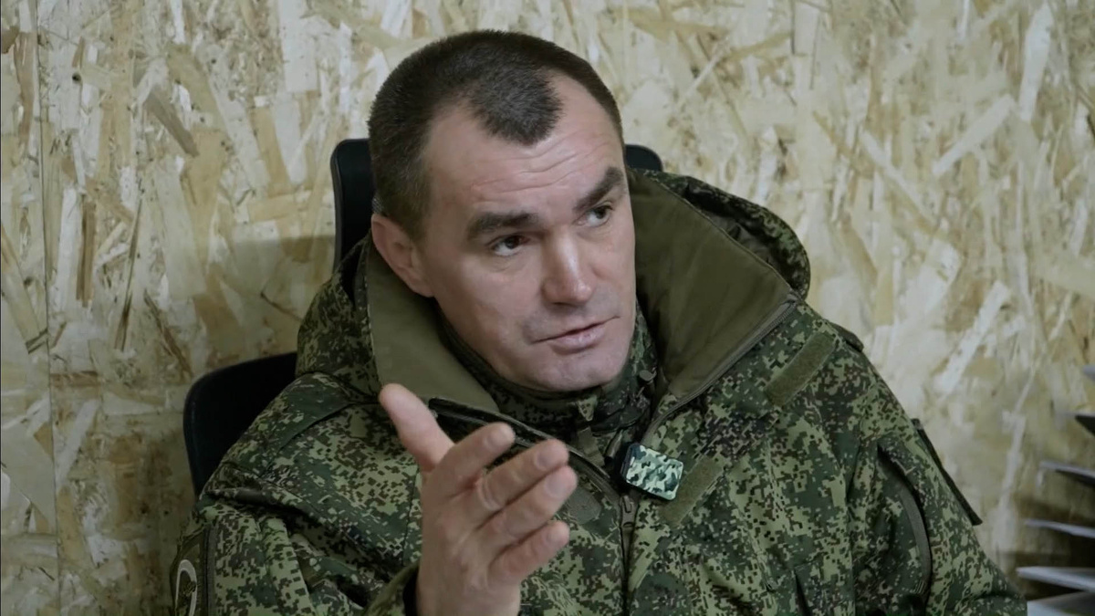    Командир Помыткин