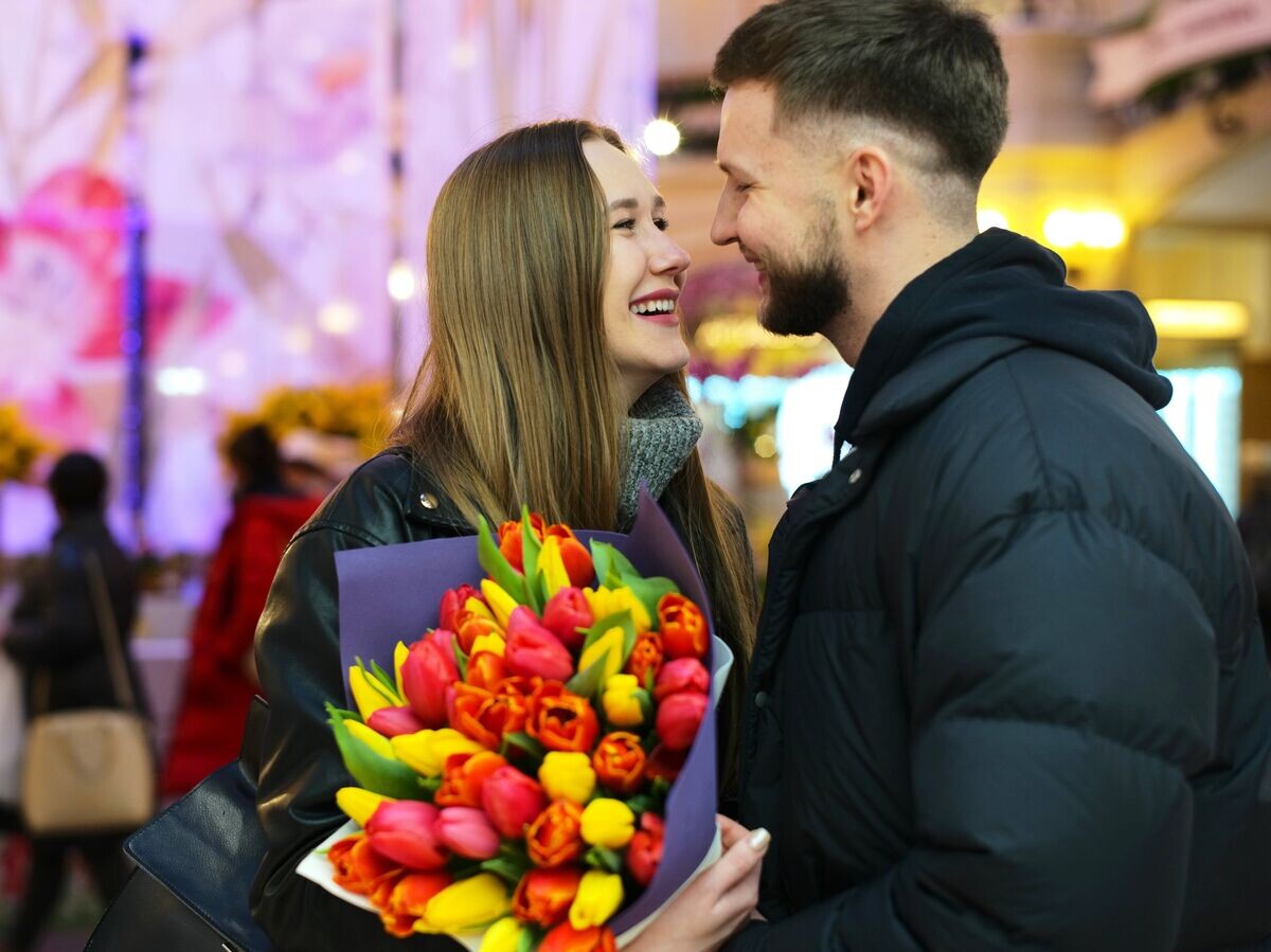    Молодые люди в ГУМе© РИА Новости . Сергей Пятаков