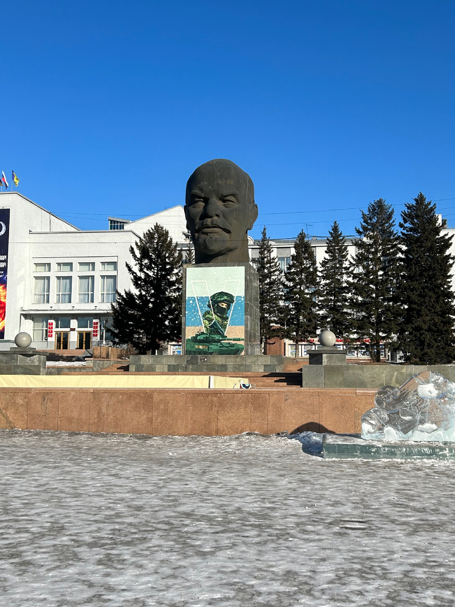 Ленин на площади Советов. Город Улан-Удэ. Фото автора.