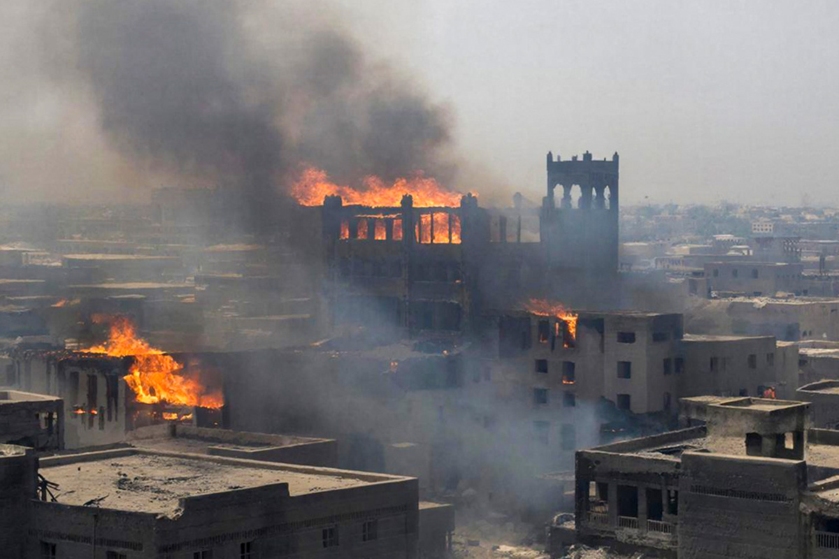 США и Израиль уже четыре дня наносят удары по Ирану.  Фото: Изображение сгенерировано с помощью ИИ / Маргарита Неклюдова