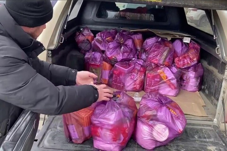    Продукты и средства гигиены получают многодетные семьи региона. Фото: Народный фронт Херсонской области