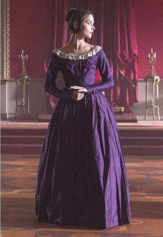 Сиреневое платье Королевы Виктории (кадр из сериала "Виктория")