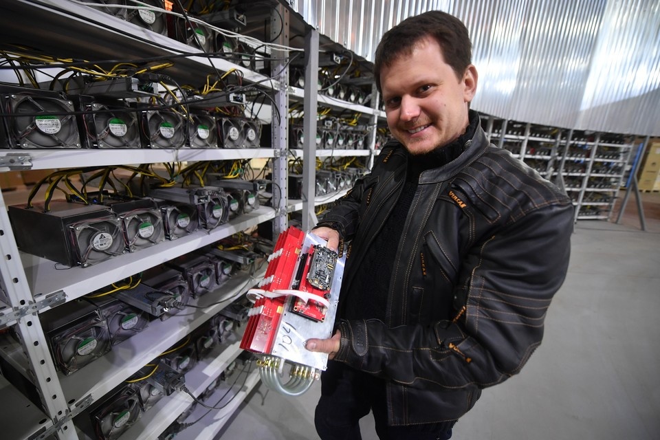    Так выглядит оборудование для майнинга Михаил ФРОЛОВ