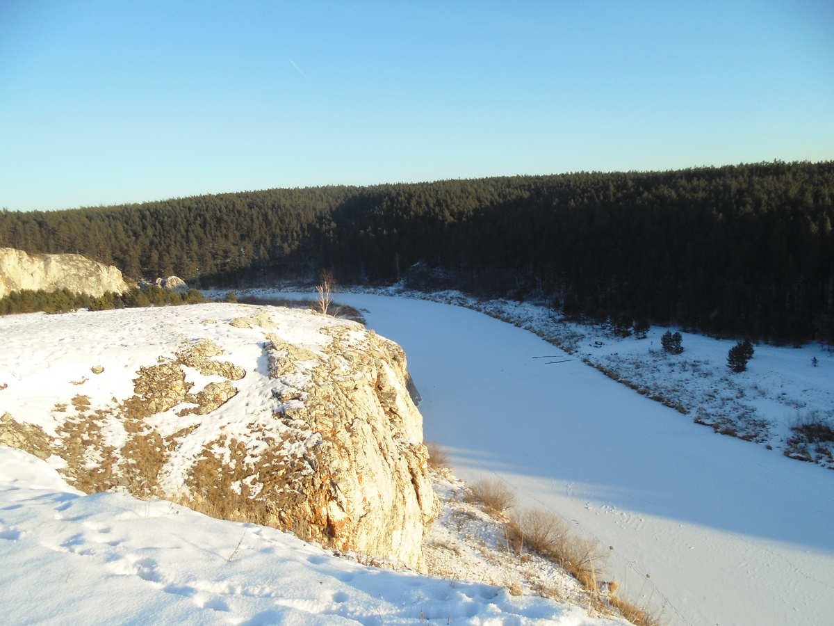                                                             скалистые берега уральских рек            