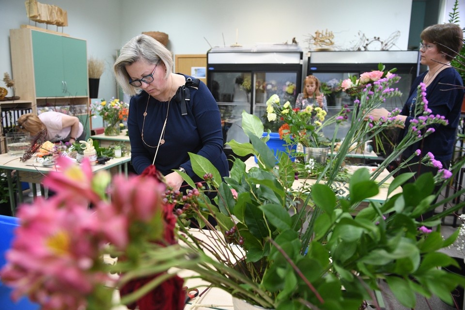    Флористам обещают доплаты и бесплатное питание. Михаил ФРОЛОВ