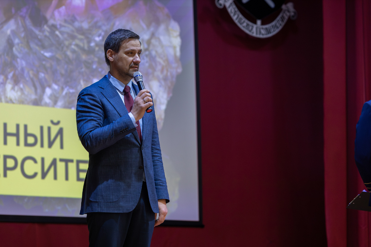 Ректор УГГУ Глеб Батрак