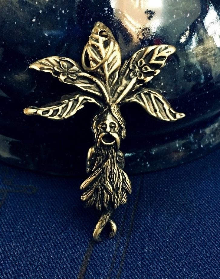 Подвеска "Мандрагора" из ассортимента магазина Артельный Ряд