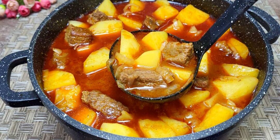 Беру картофель и немного мяса и готовлю вкусный ужин для всей семьи. Очень простой и вкусный рецепт.