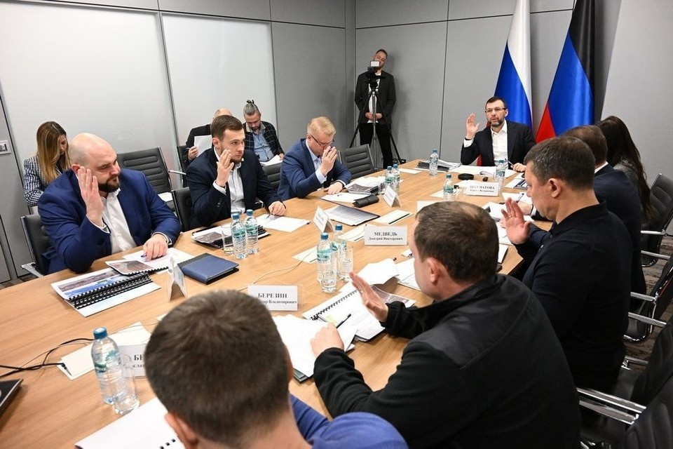    Теперь комитет сможет принимать решения о предоставлении мер государственной поддержки инвестиционным проектам не только на региональном, но и на федеральном уровне. Фото: ТГ/Пушилин