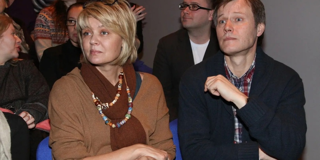 Соседи актёра Гордина говорят, что он привёл даму в дом и поселил с Меньшовой: правда ли это?