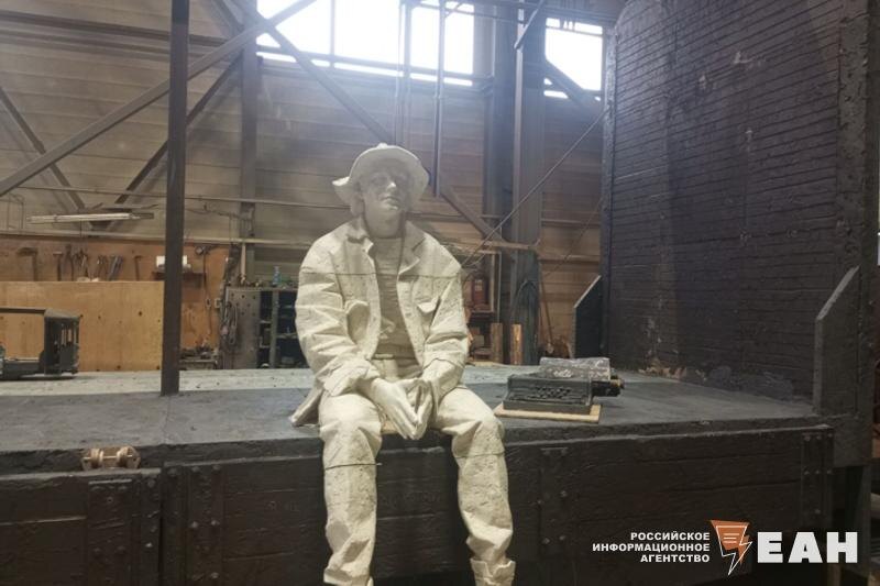    ЕАН. Памятник Балабанову