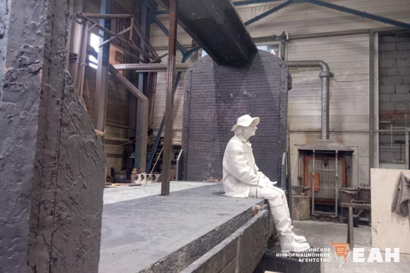    ЕАН. Памятник Балабанову