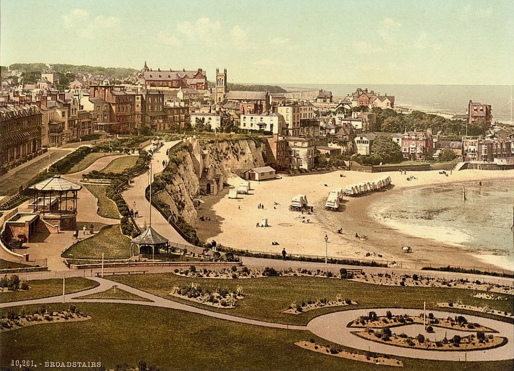 Пляж в городе Бродстерс на побережье графства Кент