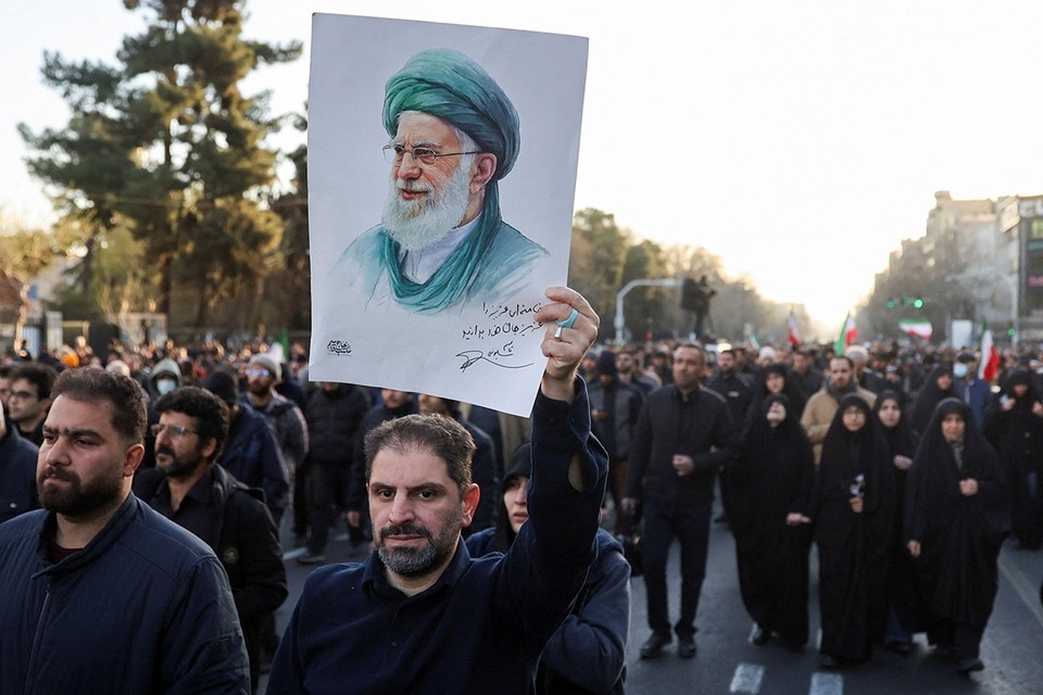    Iran International заявило о якобы избрании сына Хаменеи духовным лидером Ирана REUTERS