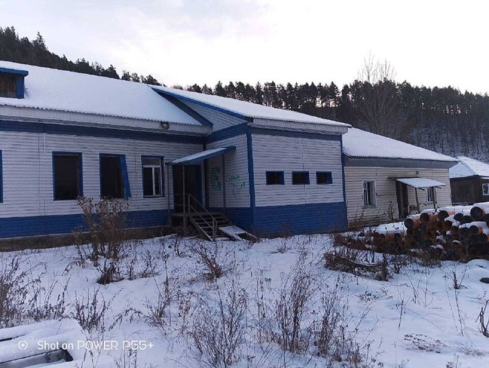    Заброшенные постройки бывшей больницы в Элекмонаре. Источник: Прокуратура Республики Алтай