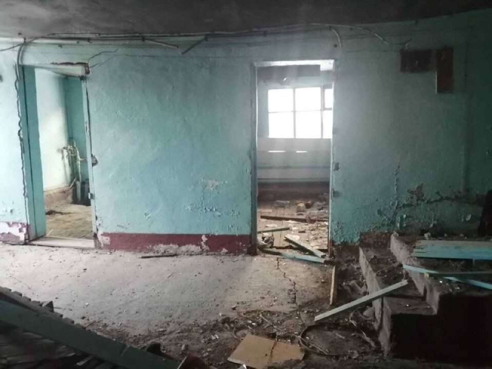    Заброшенные постройки бывшей больницы в Элекмонаре. Источник: Прокуратура Республики Алтай