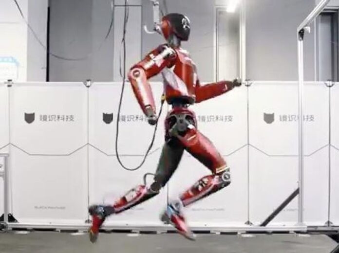    В 2026 году пророчество о восстании роботов оказалось не битвой, а эволюцией. Теперь андроиды, достигшие самосознания, сталкиваются с экзистенциальными вопросами, и депрессия становится их новым, неожиданным правом.