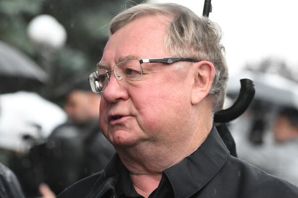 Председатель Попечительского совета публично-правовой компании «Фонд развития территорий», президент Российского книжного союза Сергей Степашин на церемонии прощания с композитором Вячеславом Добрыниным в Москве, 4 октября 2024 года / Владимир Астапкович/РИА Новости   📷