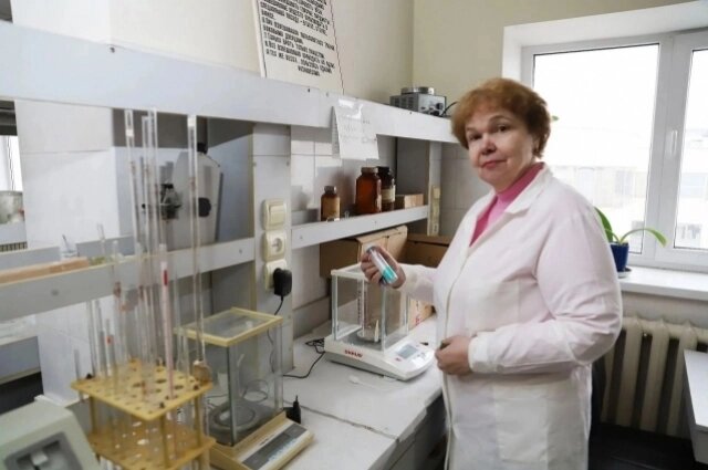    Десять молодых ученых НИУ«БелГУ» защитили свои кандидатские диссертации под руководством Ольги Евгеньевны. Фото: НИУ БелГУ