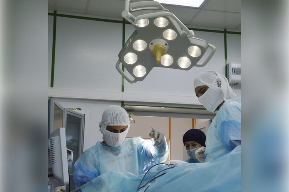    Нейрохирург Фаромурз Рахимов спас новорожденную девочку из Энергодара. Фото: тг-канал Леонида Развожаева