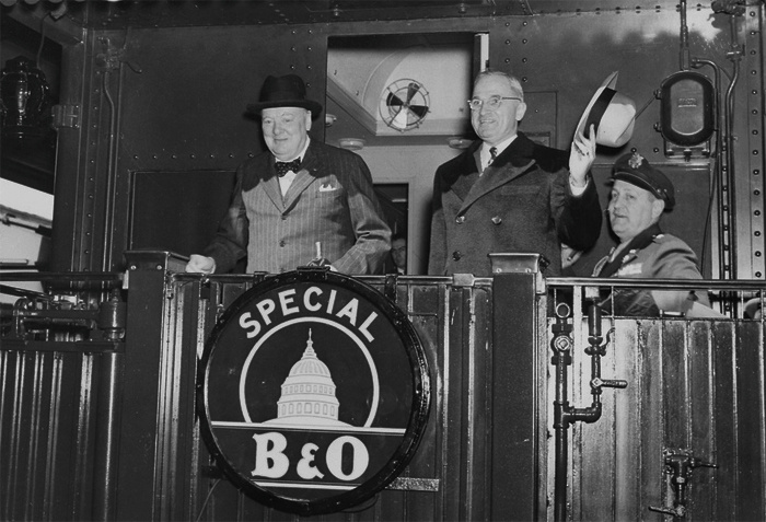 Черчилль и Трумэн отправляются в Фултон. Фото, сделанное в начале марта 1946 года.