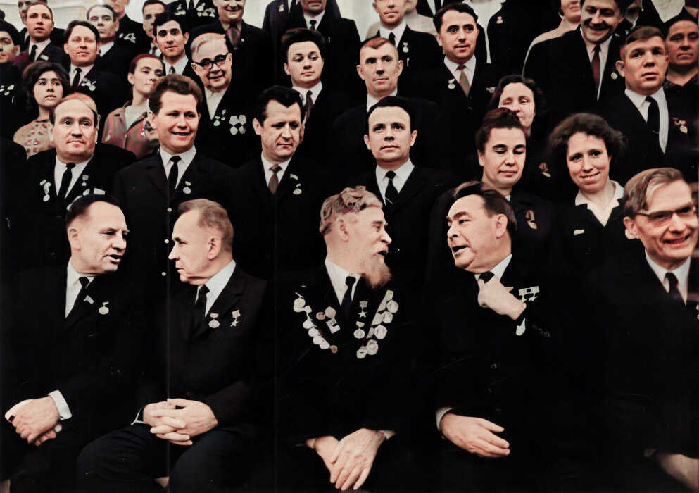 Генеральный секретарь ЦК КПСС Леонид Ильич Брежнев и председатель колхоза "Искра" П.М. Демин, 27.11.1969