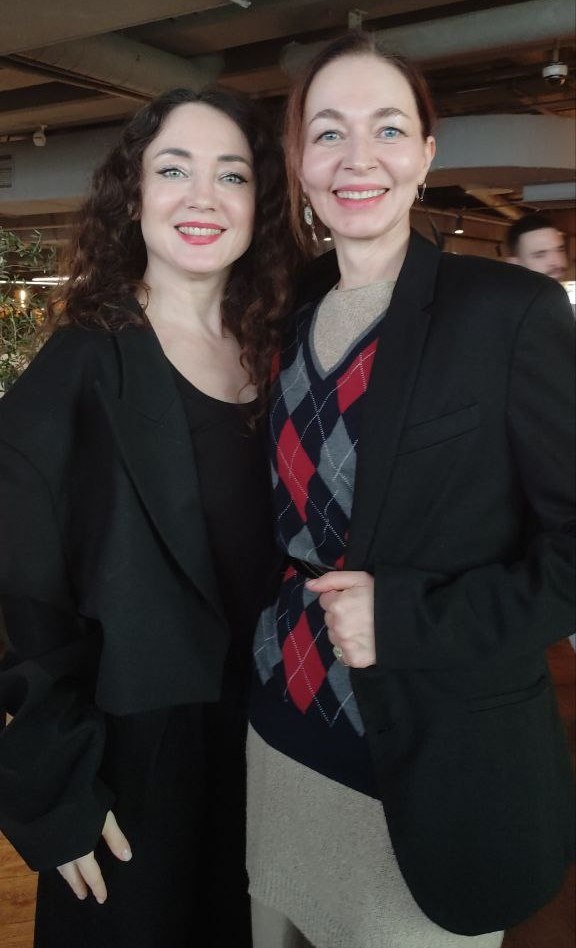 Это я с Элиной Оруджевой