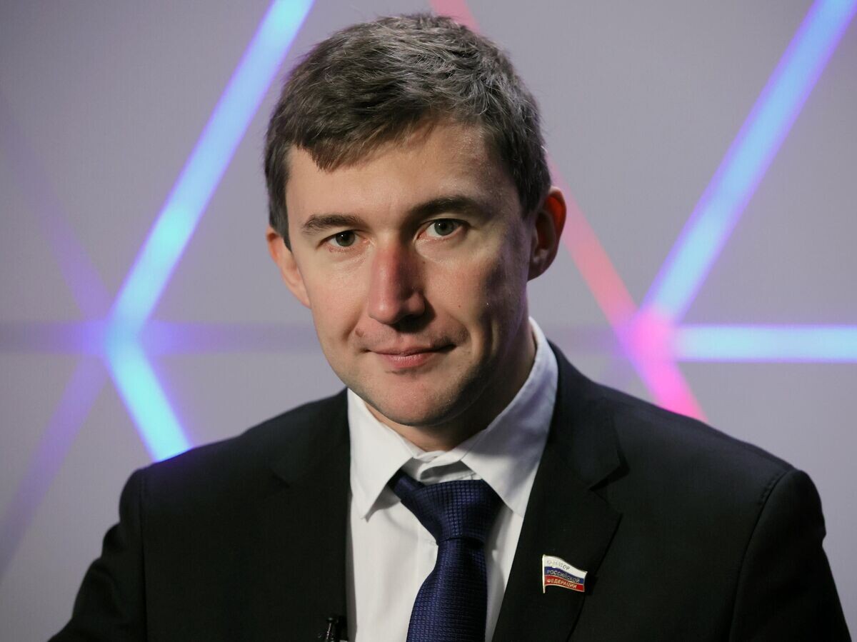    Сенатор РФ, гроссмейстер Сергей Карякин во время интервью агентству РИА Новости | © РИА Новости / Виталий Белоусов