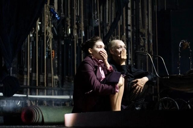    Спектакль смотрится на одном дыхании. Фото: Минкульт Омской области/ Анна Шестакова