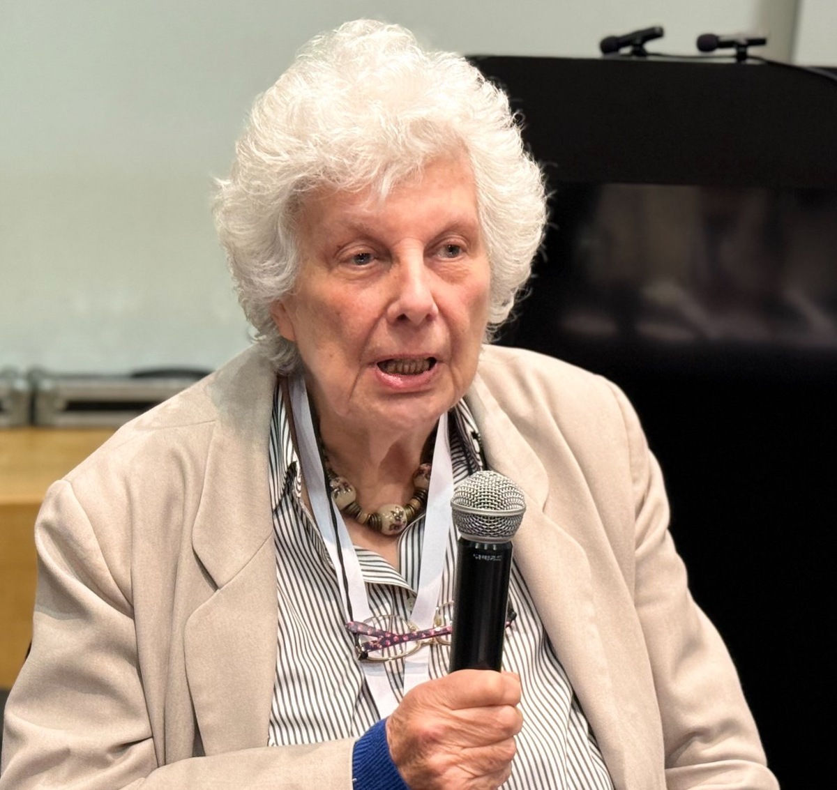 Британский социолог Эйлин Баркер сыграла ключевую роль в развенчании псевдонаучных теорий контроля сознания.