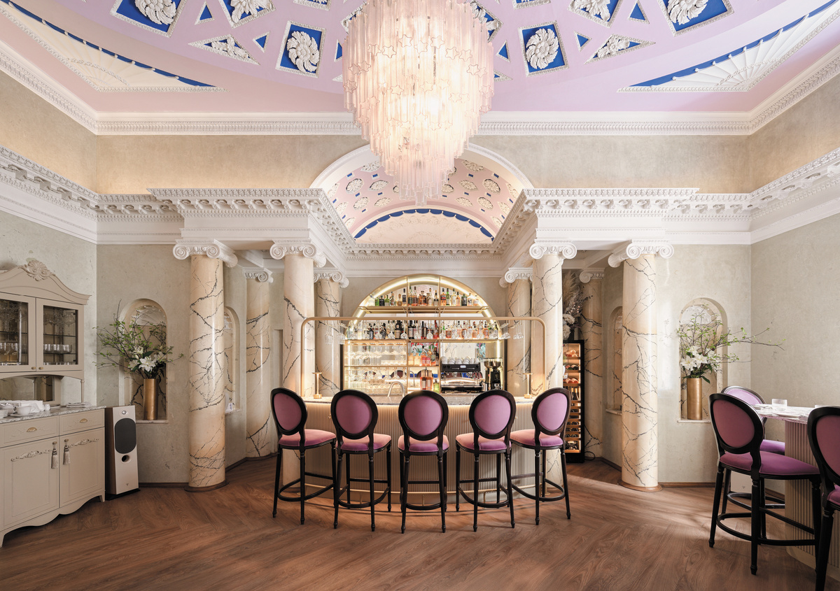 «Архитектурный шедевр в центральной локации – это редкий инвестиционный продукт». Вестибюль отеля в особняке графа Шувалова