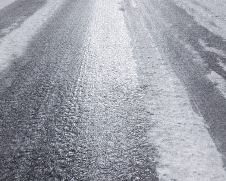     В Курской области прораб заплатит 20 тысяч за необработанную от наледи трассу