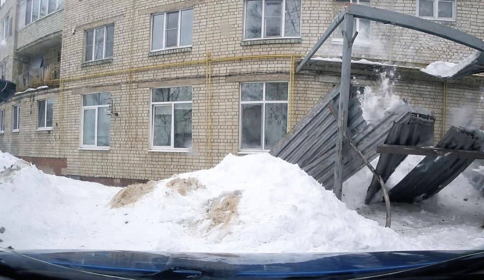    После обрушения козырька жилого дома под Рязанью возбуждено уголовное дело.